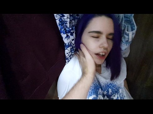 ❤️ Trovis mian fratinon en la ŝranko kaj helpis ŝin kumi ❤️❌ Bonega porno ĉe ni ❌